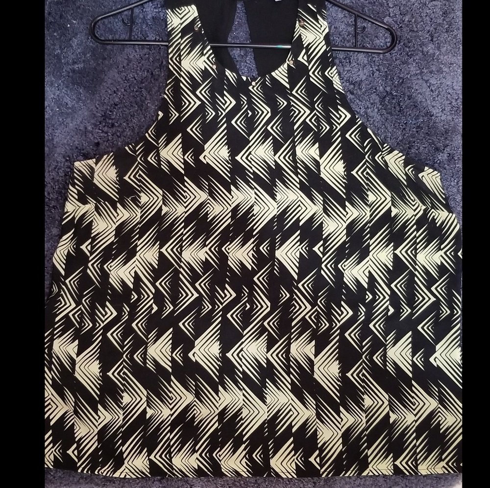 2/$10 Mix & Match Keyhole back sleeveless top